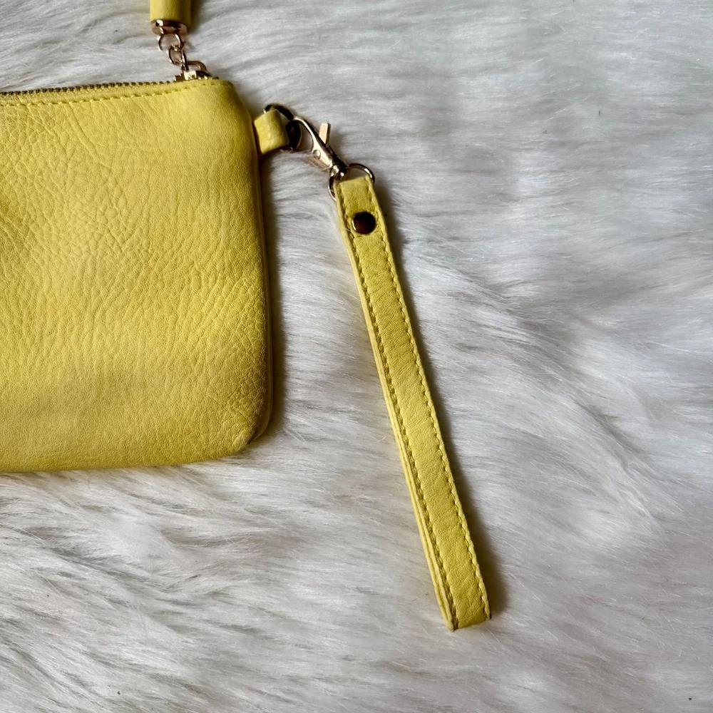 Novelty Wristlet Tropical Treats Pineapple Wristlet Pouch Yellow‎